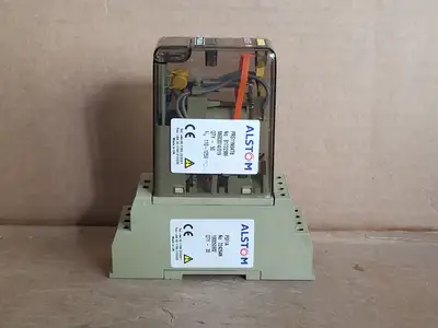Relay PRS11N04TB w/ Socket PSF1A