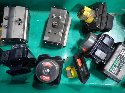 Pneumatic Actuators / Position Indicators