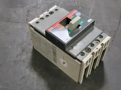 40 Amp, 3 Pole, 480-600Y/347 volts Circuit Breaker