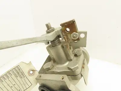 ITT Engineering CWP720 Cam-Tite Stainless 2-Way Ball Valve 1/2" Flanged 300#