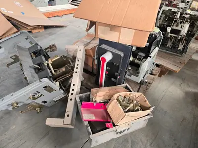 Used _UNKNOWN_ _UNKNOWN_ Circuit Breakers Indiana US | Myron Bowling Auctioneers Inc #1503991