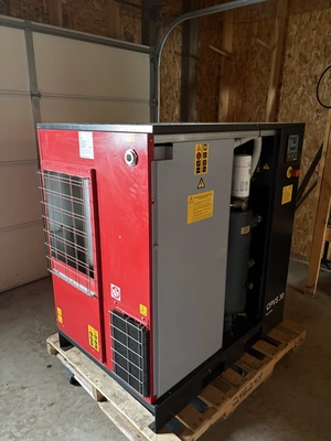 Used CHICAGO PNEUMATIC CPVS-30 ROTARY SCREW AIR COMPRESSOR Rotary Screw & Sliding Vane Air Compressors Michigan US | Miedema Asset Management Group #1419269