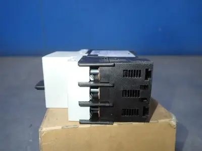 Used SIEMENS 3RV10211DA10 Circuit Breakers | HGR 24 #731895