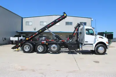 New | in-Stock 2027 PETERBILT 548 Rolloff Trucks Texas US | Roll Off Truck World #1492012