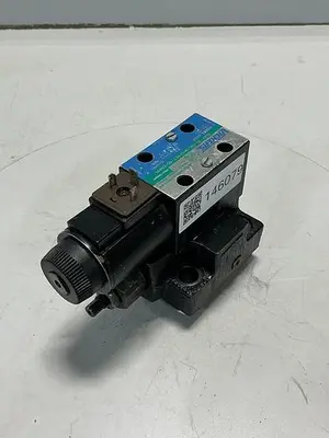 USED VICKERS DG4V-3-6C-M-U-HL7-60-EN490