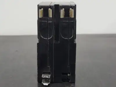 USED SQUARE D QO220