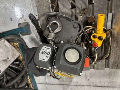 YALE electric hoist 250 kgs Material Handling | Bowland Trading Ltd (2)