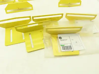 Allen Bradley 60-2721  2x4" Conveyor Sensor Reflector Bracket Yellow  Lot of 25