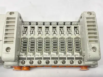 VV5QC11-08N35DAN-S | SMC  Pneumatic Plug-In Manifold 8-Station - Used