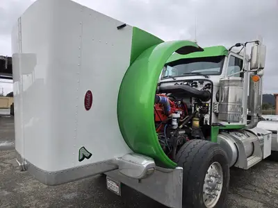 USED 2023 PETERBILT 389