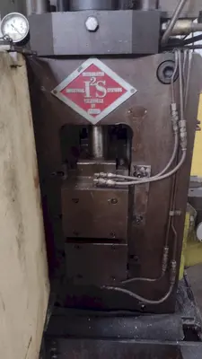 USED 1988 I2S INTEGRATED INDUSTRIAL SYSTEMS I2S