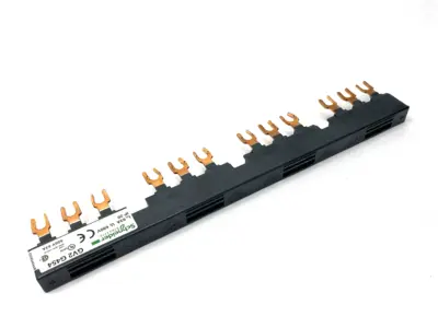 Used Schneider Electric Comb Busbar 4 Tap-Offs 3P 63A 690V Bus Bars & Plugs Michigan US | Maverick Industrial Sales #1401644
