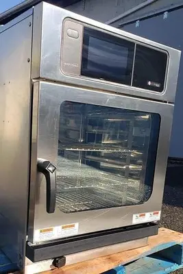 Details  Condition  Used – like new  Henny penny combi steam oven used couple times Like Brand NEW size W 22" x D 26" x H 30" Elcteric 3 Phase 208 volt  Henny penny combi steam oven