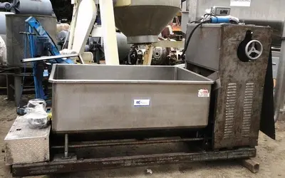 USED 1999 TOPOS MONDIAL U20