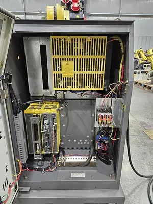 USED 2010 FANUC R-2000IB/210F
