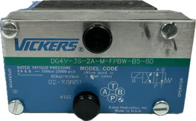NEW VICKERS DG4V-3S-2A-M-FPBW-B5-60 CONTROL VALVE 02-109951 W/ 02-101731 COIL