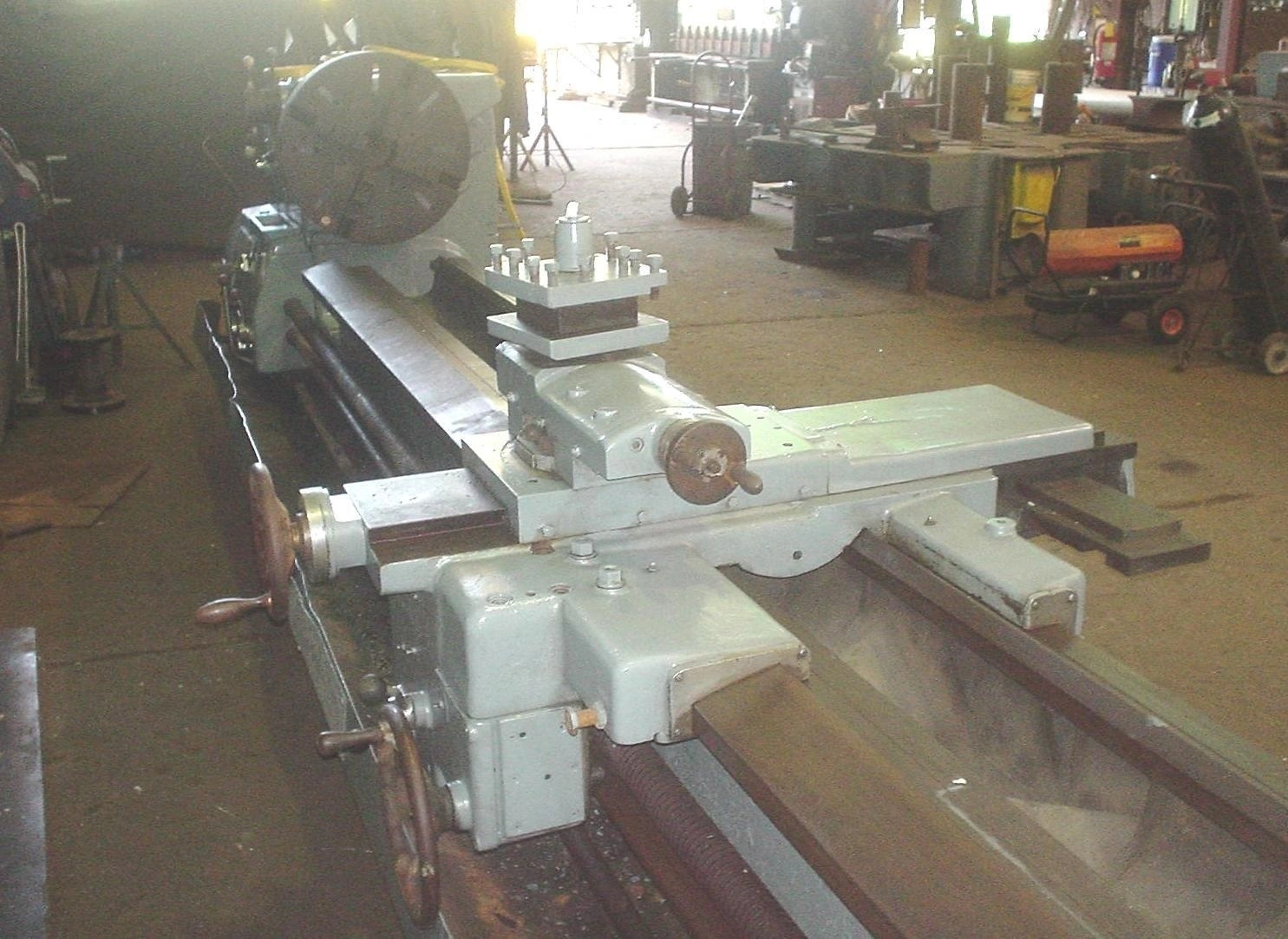 USED BINNS & BERRY 24" X 144" GAP BED ENG. LATHEE