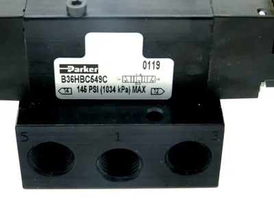NEW PARKER B36HBC549C DIRECTIONAL SOLENOID 1/4" 3P 24VDC