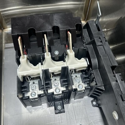 NEW Square D HU362DSVW