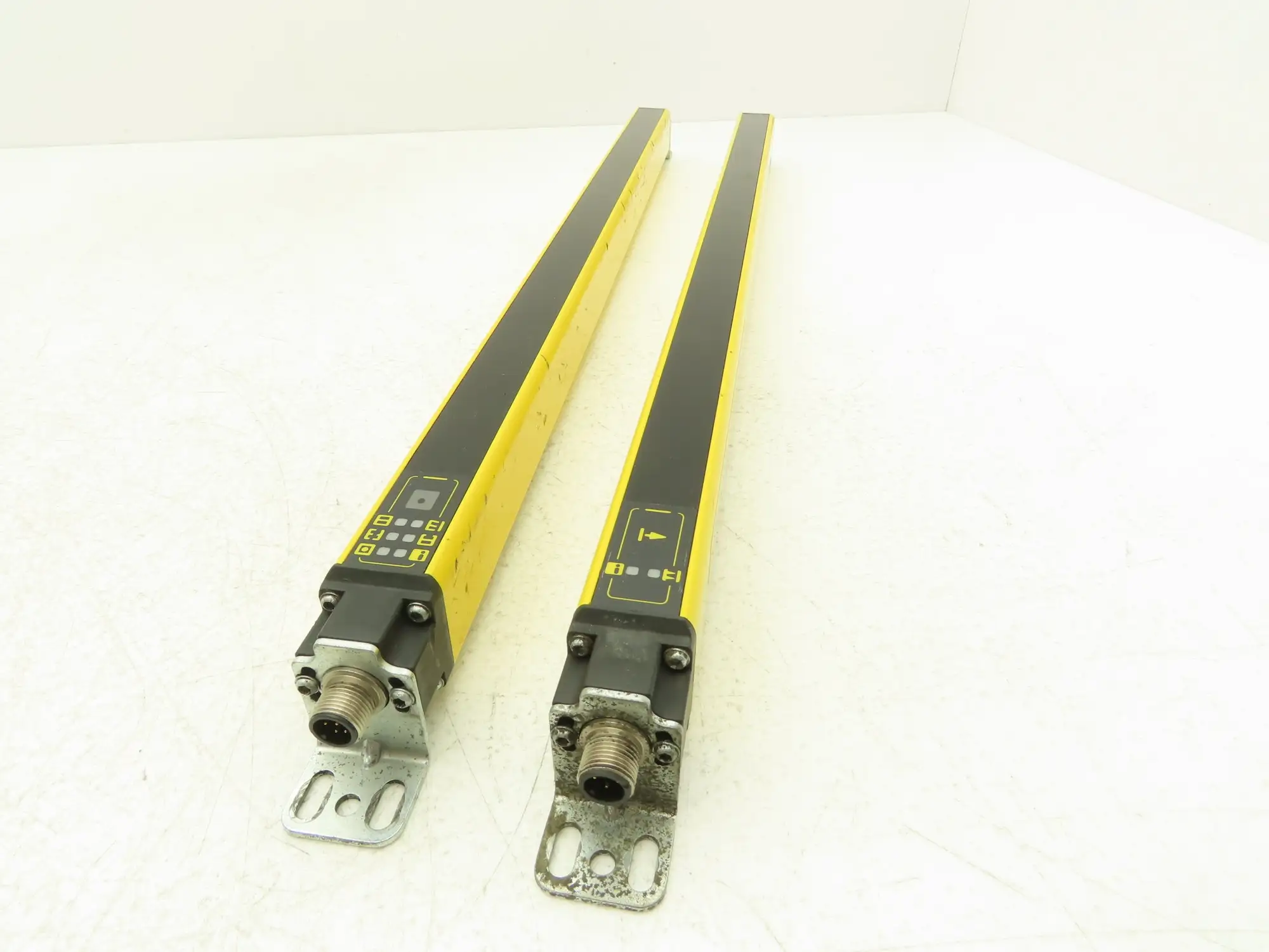 Schmersal SLC440-ER-0490-14-01 Safety Light Curtain Receiver