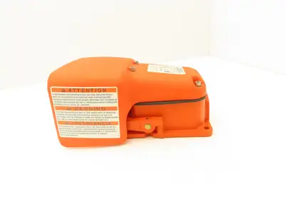 Linemaster 531-SWH Hercules Foot Switch 1 Hp 20A 125-250VAC Momentary Pedal SPDT