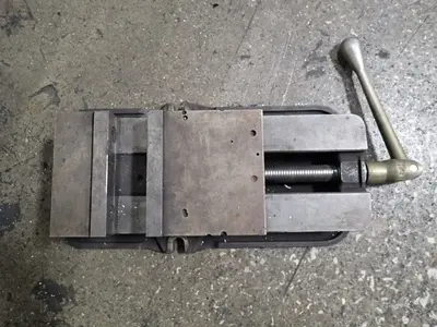 USED KURT MANUFACTURING D67511