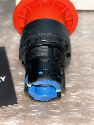 NEW IDEC HW1B-V401-R