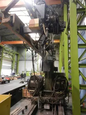 USED DOUBLE HEAD LINCOLN WELDING DERRICK 30 000 MM LENGTH