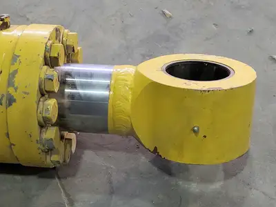 USED KOMATSU 21M-63-02121R