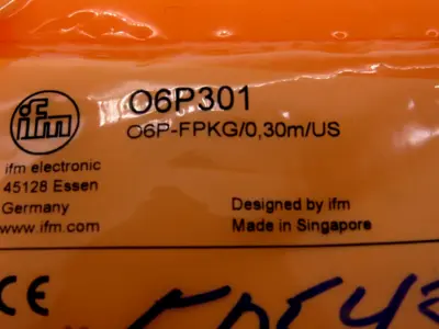 NEW IFM EFECTOR O6P301 REFLECTIVE SENSOR O6P-FPKG/0,30M/US