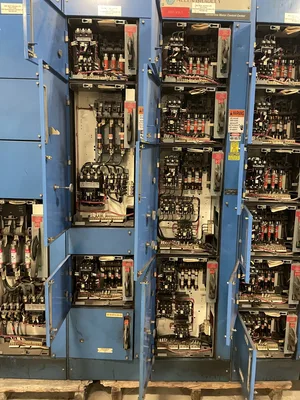 Allen-Bradley Centerline 2100 7 Section MCC Motor Control Center 800/300A 600V
