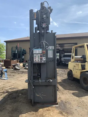Selco V5-HD Vertical Baler