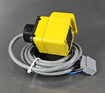 Banner OPBX1 Photoelectric Sensor. Loc5D-22