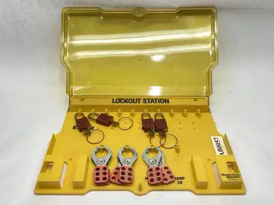 USED MASTER LOCK SAFETY SERIES LOCKOUT/TAGOUT STATION