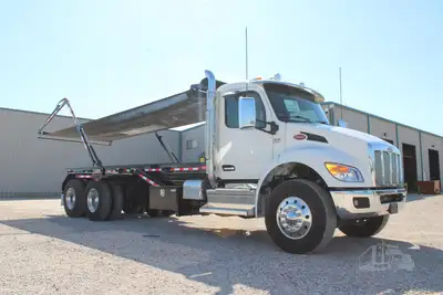 New | in-Stock 2027 PETERBILT 548 Rolloff Trucks Texas US | Roll Off Truck World #1492014