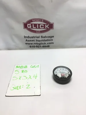 Dwyer Magnehelic Pressure Gauge 0-50 Inches Water Max Pressure 15 PSIG (100 kPa)