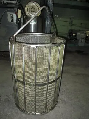 6736-215 New Holland K-94 #8 Mesh STAINLESS STEEL BASKET 18″ x 24″