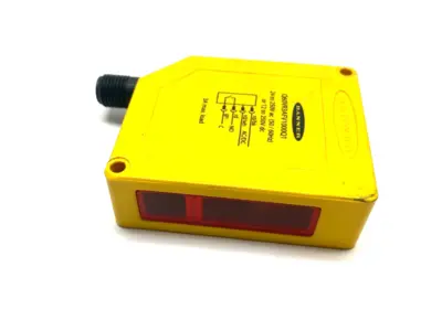 USED BANNER ENGINEERING ADJUSTABLE FIELD VISIBLE RED UNIVER VOLT SENSOR