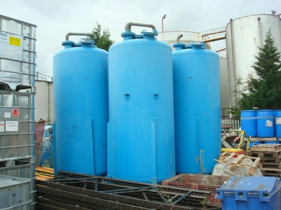 3,500L S/S Vertical Enclosed Tank