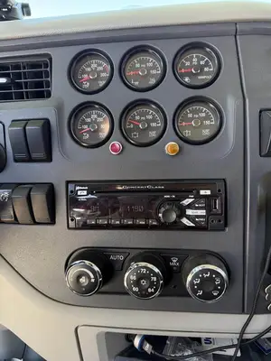 USED 2020 PETERBILT 567