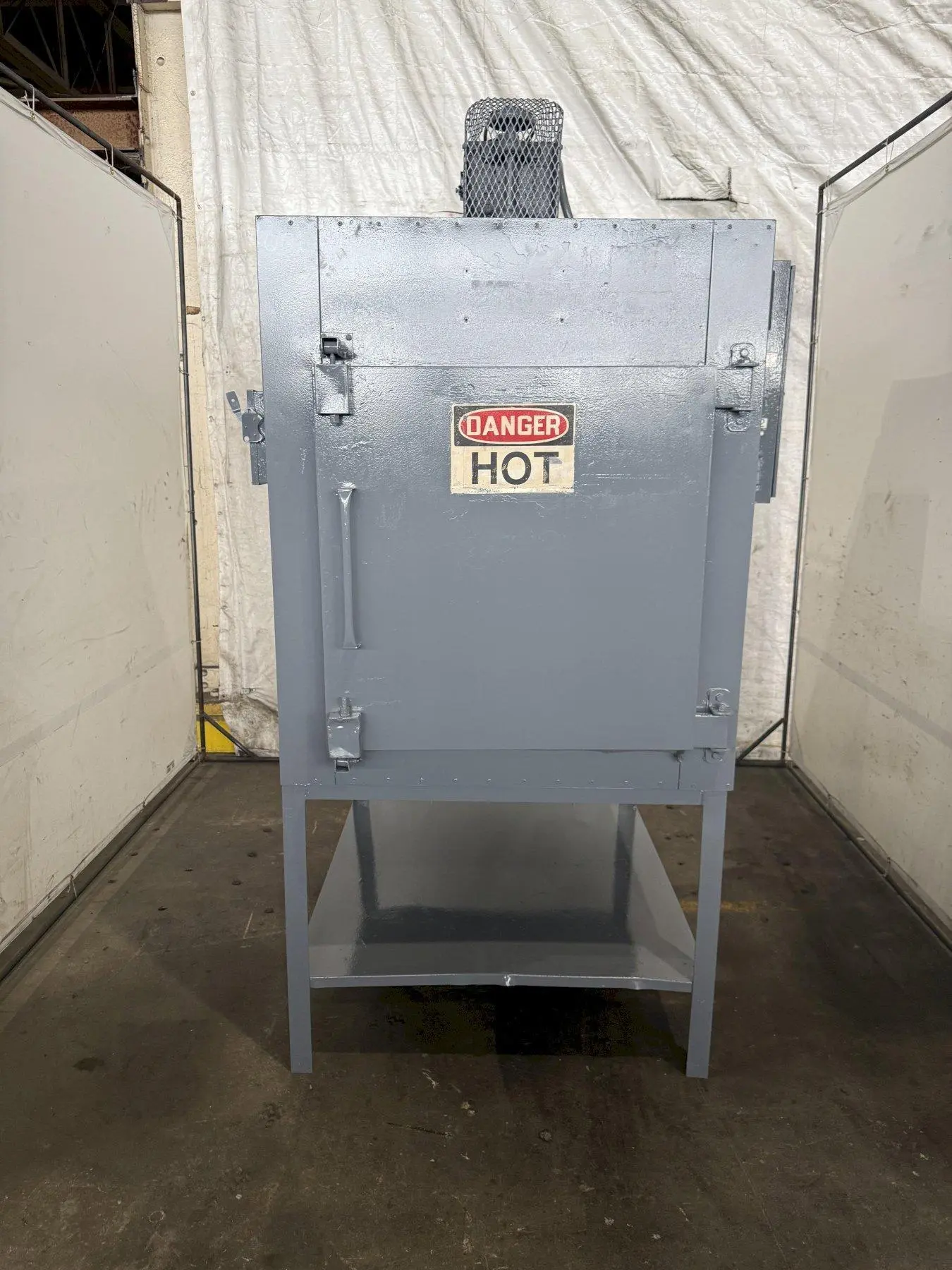 30" X 30" INDUSTRIAL OVEN W/ HONEYWELL CONTROL. STOCK # 0235925.