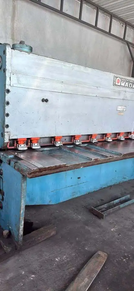 USED AMADA M-3065