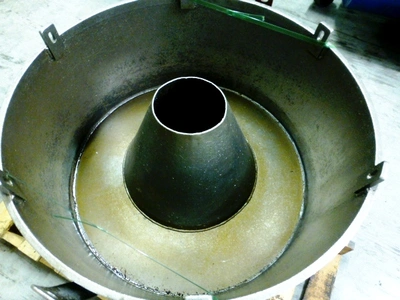 Tolhurst 40" Center-Slung chip wringer.