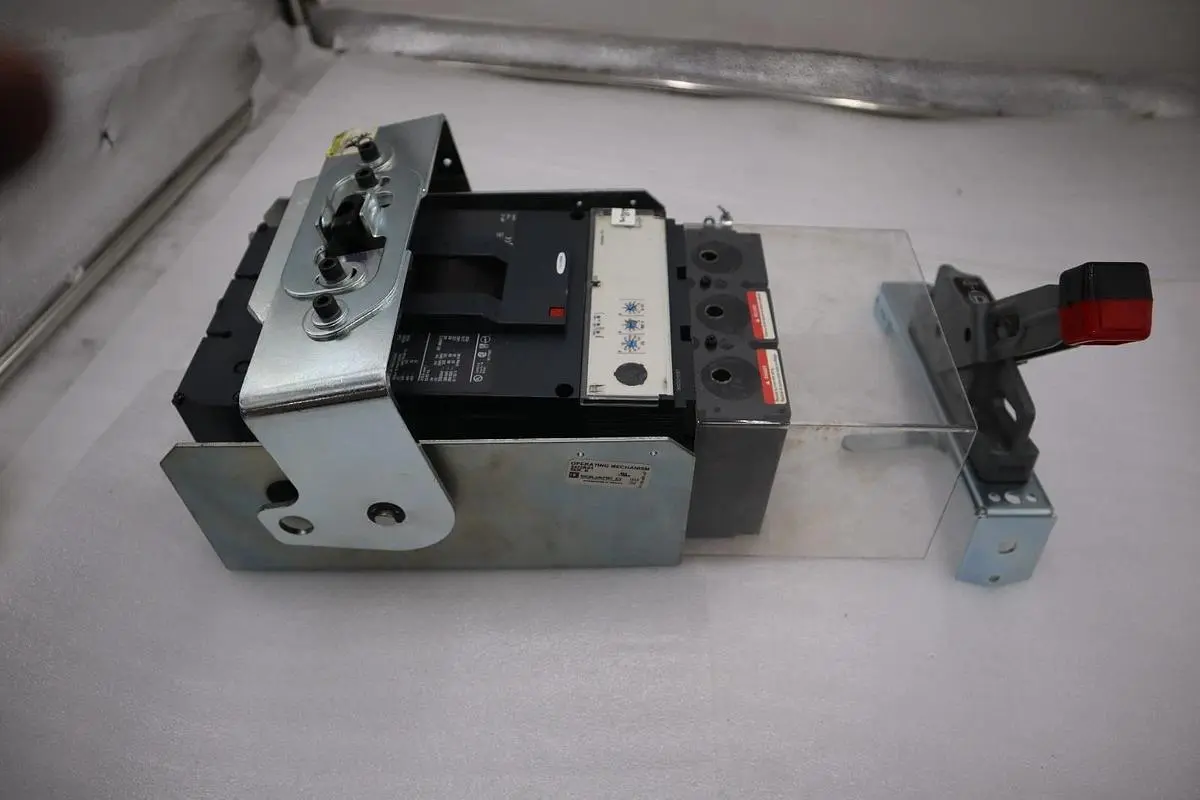 SQUARE D LJL36250U31X 600V 250A CIRCUIT BREAKER STK H1709