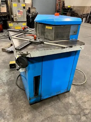 EUROMAC MODEL 200/6S VARIABLE ANGLE 8" X 8" X 1/4" HYDRAULIC SHEET METAL NOTCHER
