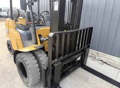 Used CAT P8000 Liquid Propane Forklifts Michigan US | KD Equipment Sales #1553466