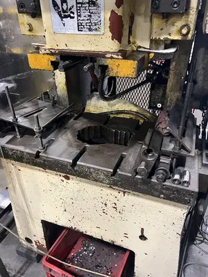 35 TON STAMTEC MODEL G1-35 SINGLE CRANK GAP FRAME PRESS