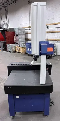 USED 2011 MITUTOYO CRYSTA PLUS M443