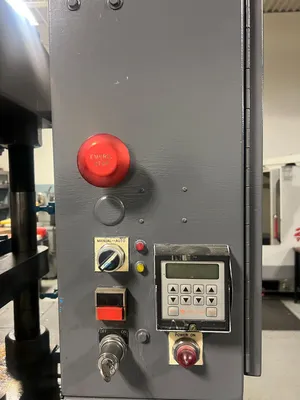 1983 CLIFTON 200 4 Post Hydraulic Press | Universal Press & Machinery (UPM) (3)