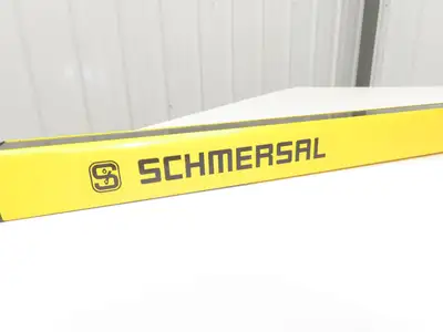 Schmersal SLC440COM-R-1450-14 Safety Light Curtain Receiver Only -Needs Repair
